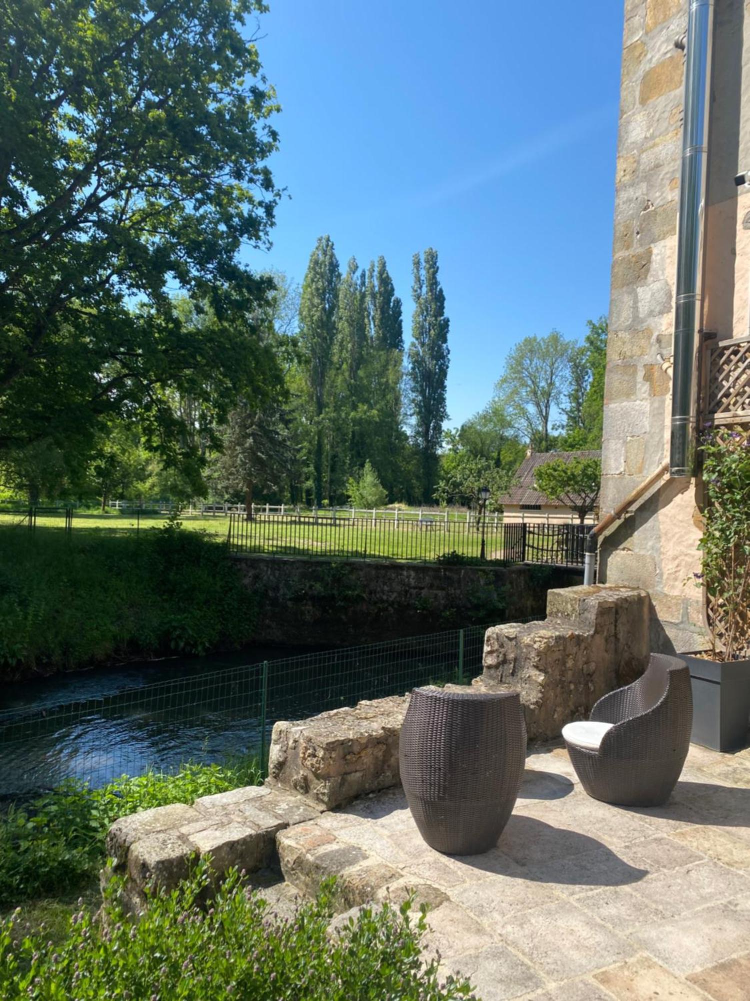 Bed and Breakfast Le Moulin Bleu Saint Cyr-sous-Dourdan Exteriér fotografie